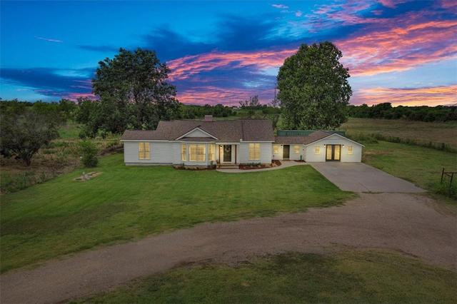 13347 China Spring Rd, China Spring, TX 76633 | 43 Photos - Movoto