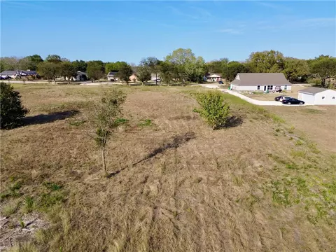707 4th St, Eddy, TX 76524 photo 1