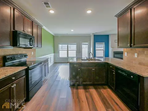 6777 Percy Way, Rex, GA 30273 photo 4