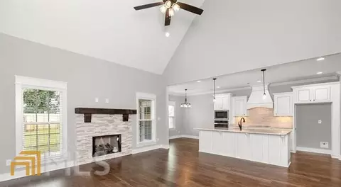 211 Perth Ct, Warner Robins, GA 31088 photo 4