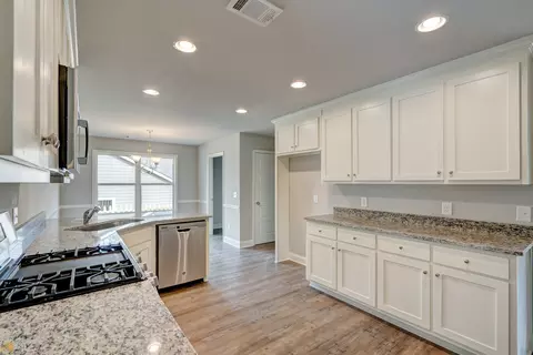 152 W Wright St, Winder, GA 30680 photo 17