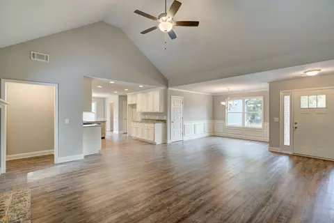 152 W Wright St, Winder, GA 30680 photo 12