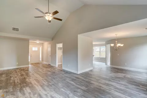 156 W Wright St, Winder, GA 30680 photo 11