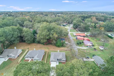 156 W Wright St, Winder, GA 30680 photo 4
