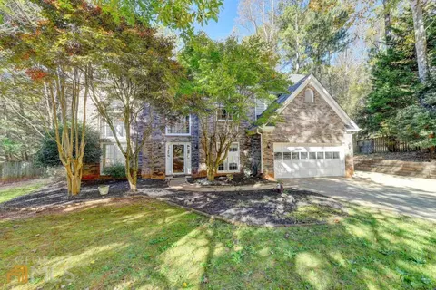 521 Shore Dr, Suwanee, GA 30024 photo 2
