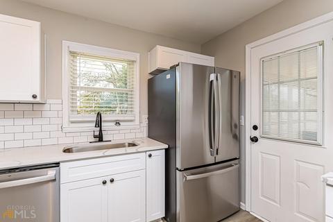 1663 E Lake Dr, Marietta, GA 30062 photo 10