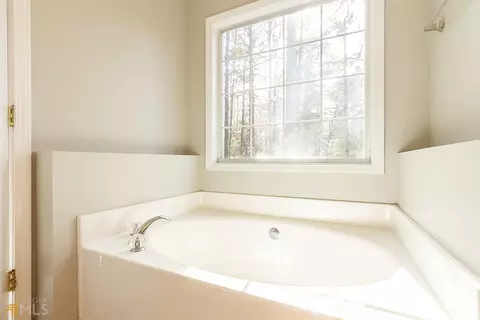 18 Whispering Pines Dr, Covington, GA 30016 photo 17