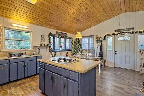 930 N Pond St, Toccoa, GA 30577 photo 17