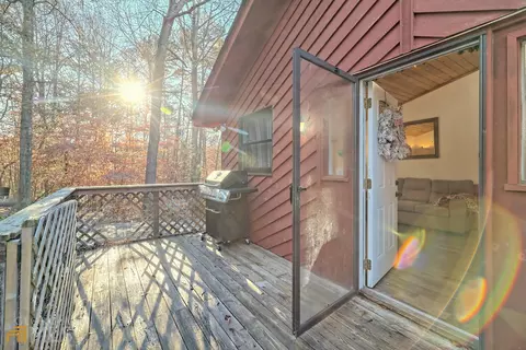 930 N Pond St, Toccoa, GA 30577 photo 3
