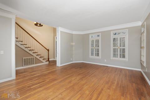 218 Village Dr, Lagrange, GA 30240 photo 8