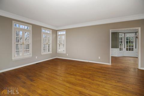 218 Village Dr, Lagrange, GA 30240 photo 9