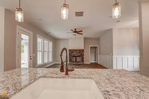 216 Willow Ridge Ln, Jackson, GA 30233 photo 11