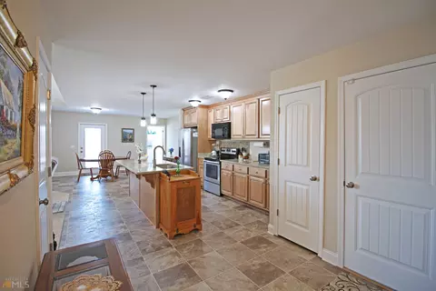 111 Highridge Manor Ct, Cornelia, GA 30531 photo 5
