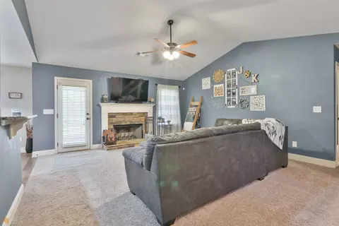 56 E Gordon Rd, Newnan, GA 30263 photo 10