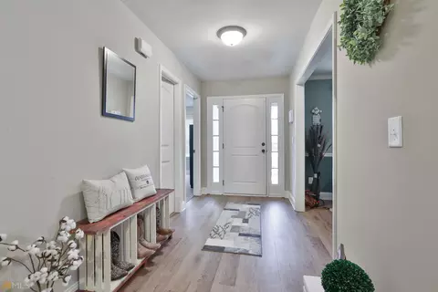 56 E Gordon Rd, Newnan, GA 30263 photo 6