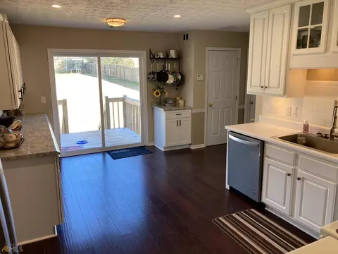 527 Carriage Dr, Bethlehem, GA 30620 photo 8