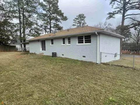 8154 Maple Dr SW, Covington, GA 30014 photo 2