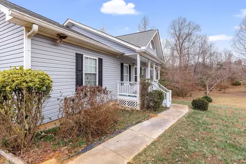 1447 Pea Ridge Rd, Cornelia, GA 30531 photo 2