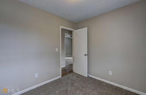 155 Bradley Cir, Barnesville, GA 30204 photo 12