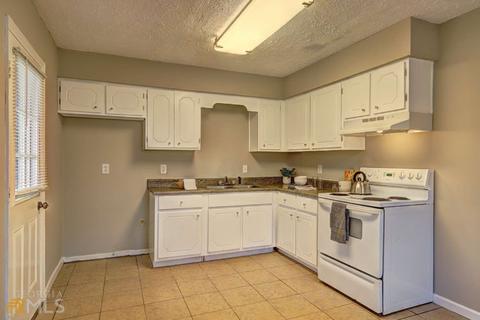 155 Bradley Cir, Barnesville, GA 30204 photo 7