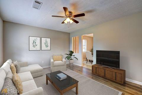 155 Bradley Cir, Barnesville, GA 30204 photo 3