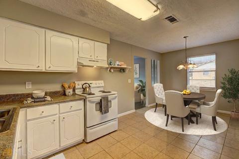 155 Bradley Cir, Barnesville, GA 30204 photo 8