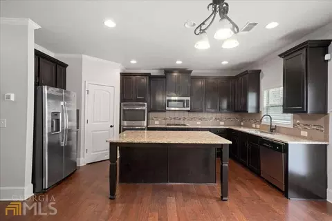 650 Eldridge Dr, Suwanee, GA 30024 photo 9