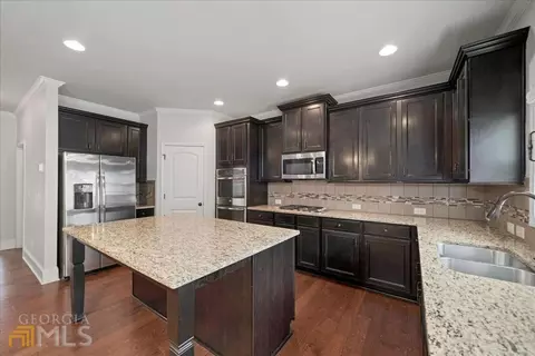 650 Eldridge Dr, Suwanee, GA 30024 photo 12