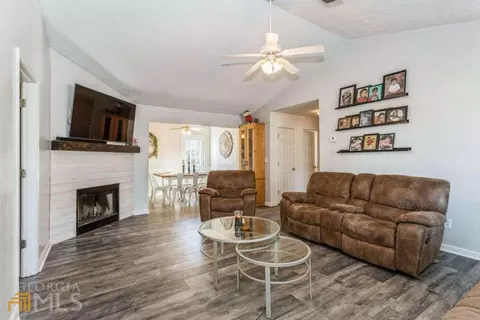 107 Live Oak Dr, Jackson, GA 30233 photo 3