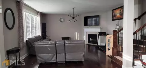 692 Faraday Cir, Suwanee, GA 30024 photo 3