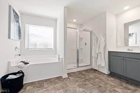 910 Bentley Dr, Fairburn, GA 30213 photo 11
