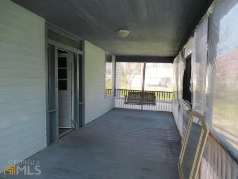 84 S Pine St, Toccoa, GA 30577 photo 2
