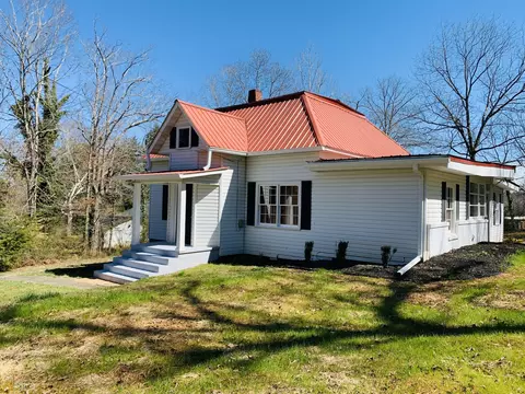 396 Oak Ave, Demorest, GA 30535 photo 1