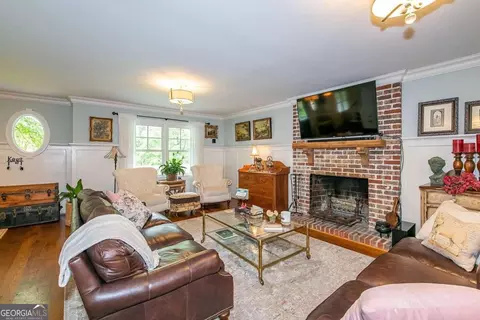 2398 E Maddox Rd, Buford, GA 30519 photo 9