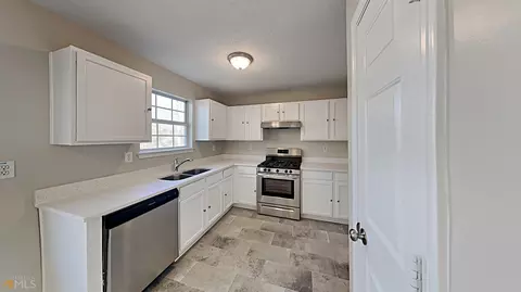 1102 Misty Meadows Ln, Hampton, GA 30228 photo 6