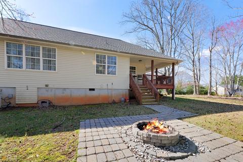 180 Modoc Dr, Cornelia, GA 30531 photo 4