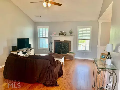 1417 Ericas Pointe Dr, Winder, GA 30680 photo 3
