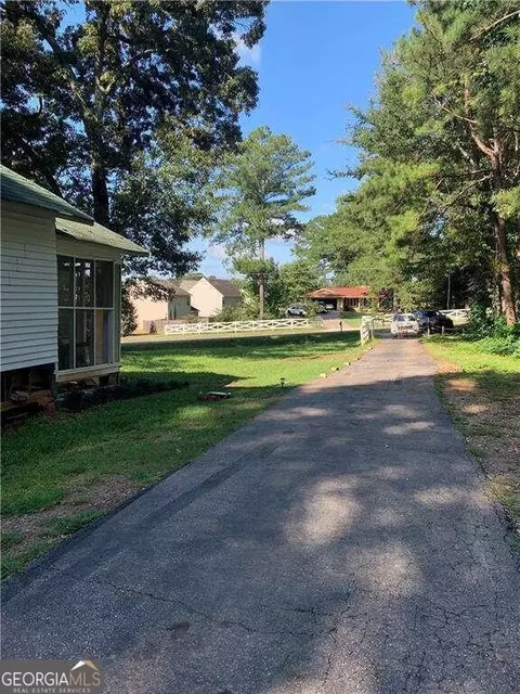 6170 Stagecoach Rd, Rex, GA 30273 photo 2
