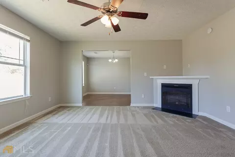 6876 Lockley Ct, Rex, GA 30273 photo 4