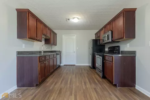 6876 Lockley Ct, Rex, GA 30273 photo 5