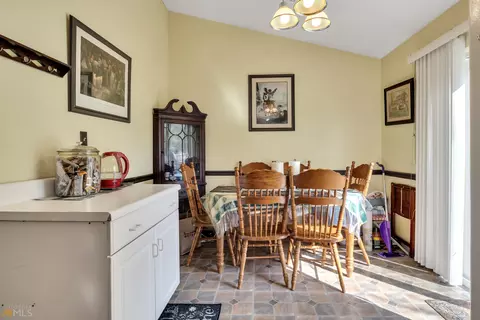 2904 Silver Maple Ct, Rex, GA 30273 photo 5