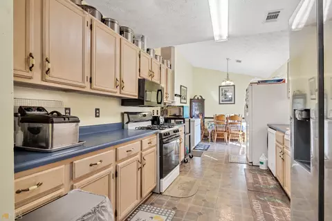 2904 Silver Maple Ct, Rex, GA 30273 photo 6