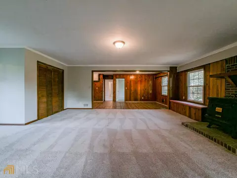 1958 Pinecrest Dr, Morrow, GA 30260 photo 3