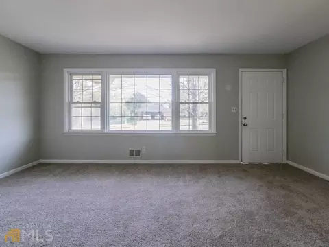 1958 Pinecrest Dr, Morrow, GA 30260 photo 9