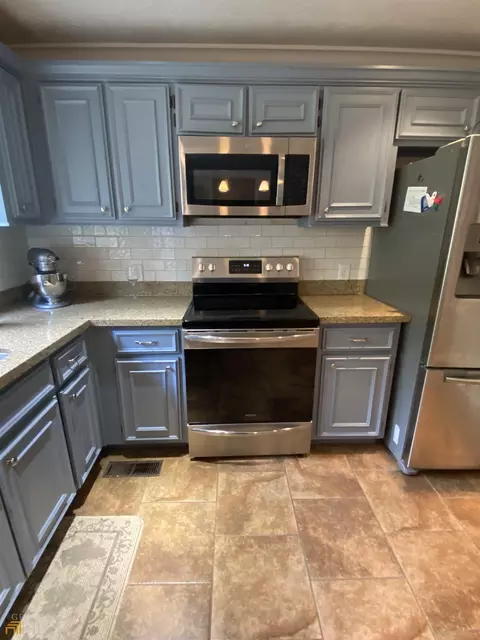 145 Hazel Way, Lagrange, GA 30241 photo 4