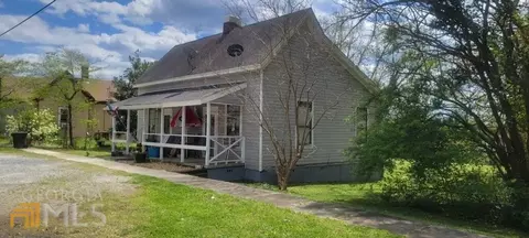 384 W Carr Ave, Jackson, GA 30233 photo 2