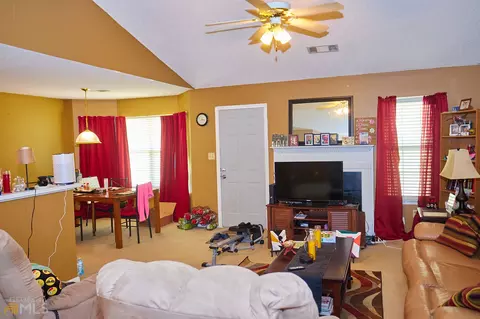 6746 Biscayne Blvd, Rex, GA 30273 photo 5