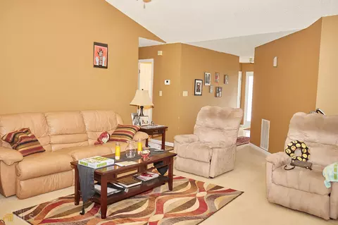 6746 Biscayne Blvd, Rex, GA 30273 photo 3