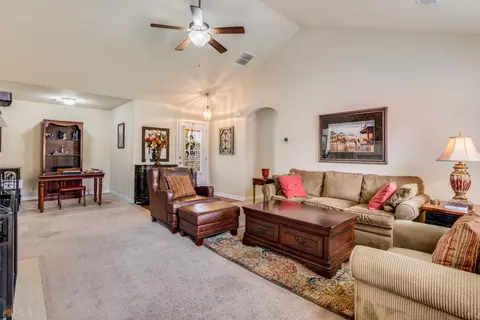 1806 Maxey Ln, Winder, GA 30680 photo 6