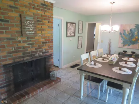 203 Hackamore Ln, Warner Robins, GA 31088 photo 4